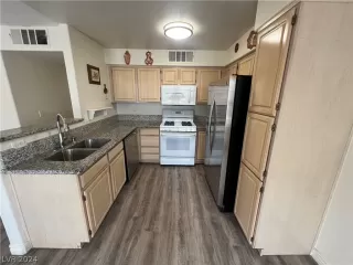 Photo #4: 2602966 Listing 