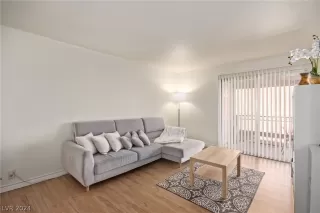 Photo #3: 2602970 Listing