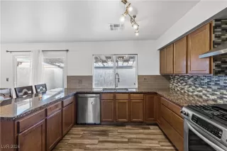 Photo #4: 2602975 Listing