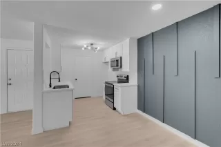 Photo #4: 2602983 Listing 