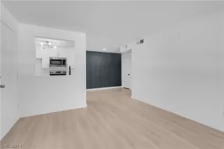 Photo #5: 2602983 Listing 