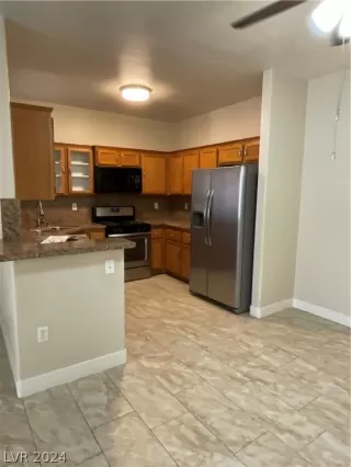 Photo #3: 2602988 Listing