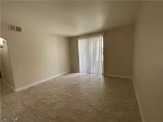 Photo #5: 2602988 Listing