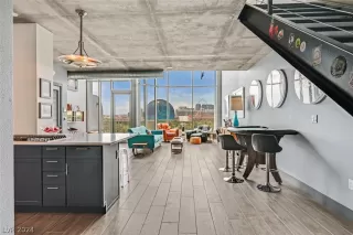 Photo #1: 2603012 Listing 