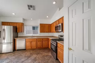 Photo #6: 2603072 Listing 