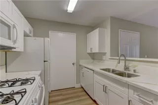 Photo #4: 2603104 Listing