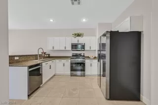 Photo #6: 2603177 Listing