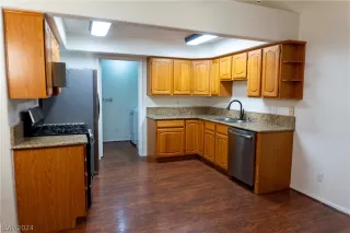 Photo #5: 2603184 Listing