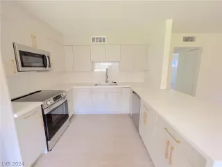 Photo #1: 2603197 Listing 