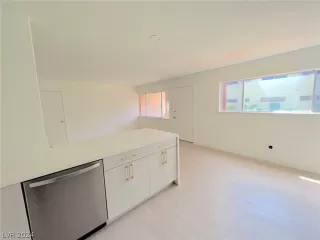Photo #2: 2603197 Listing 