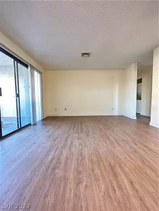 Photo #2: 2603200 Listing 