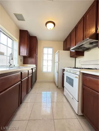 Photo #4: 2603200 Listing 