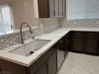 Photo #4: 2603202 Listing 