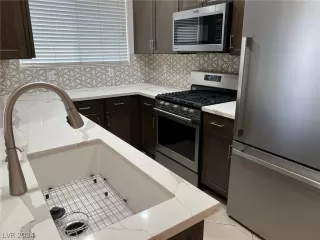 Photo #6: 2603202 Listing 