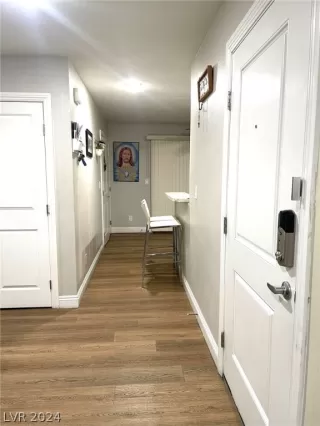 Photo #5: 2603205 Listing