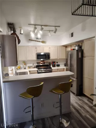 Photo #4: 2603239 Listing 