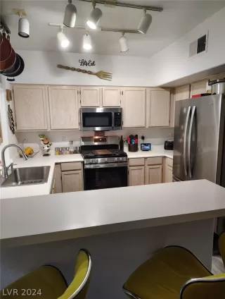 Photo #5: 2603239 Listing 