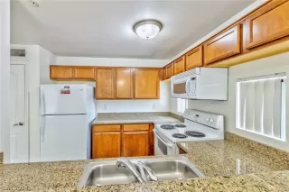 Photo #5: 2603241 Listing 