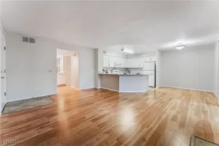 Photo #5: 2603268 Listing 