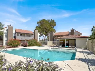 Photo #3: 2603323 Listing 