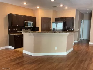 Photo #4: 2603335 Listing 