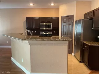 Photo #6: 2603335 Listing 