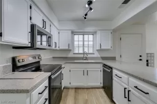 Photo #1: 2603353 Listing