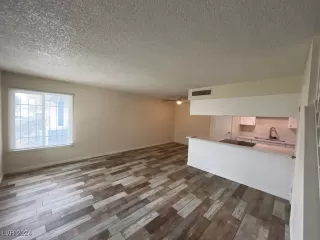 Photo #5: 2603371 Listing 