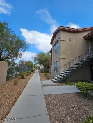 Photo #2: 2603398 Listing