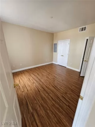 Photo #3: 2603398 Listing