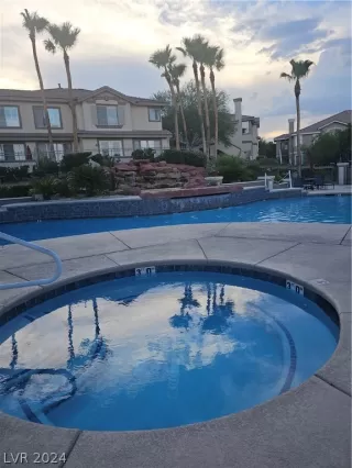 Photo #2: 2603414 Listing