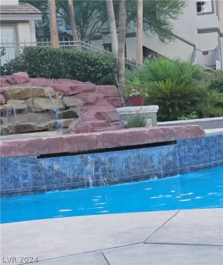 Photo #3: 2603414 Listing