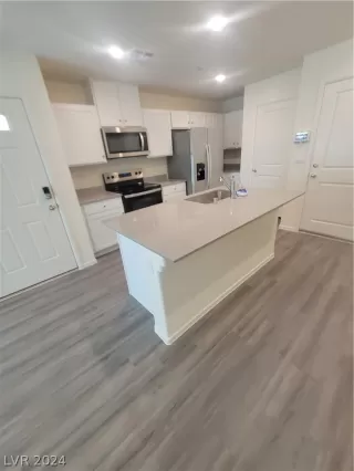 Photo #3: 2603476 Listing 
