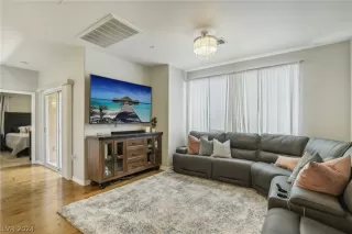 Photo #5: 2603485 Listing 