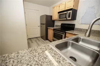 Photo #4: 2603528 Listing 