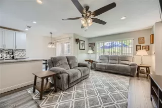 Photo #3: 2603591 Listing 