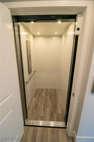 Photo #4: 2603597 Listing 