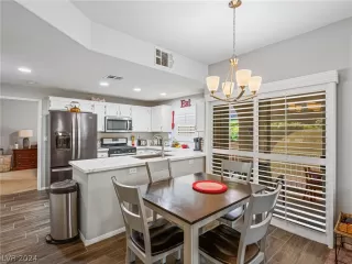 Photo #5: 2603600 Listing