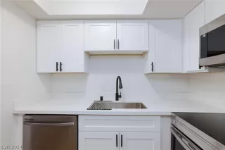 Photo #3: 2603609 Listing