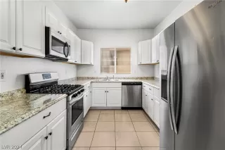 Photo #5: 2603621 Listing