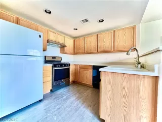 Photo #4: 2603667 Listing