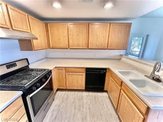 Photo #5: 2603667 Listing