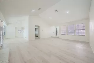 Photo #3: 2603681 Listing