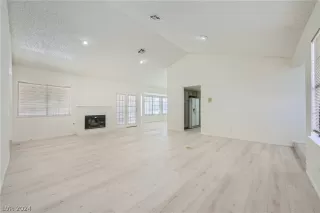 Photo #4: 2603681 Listing