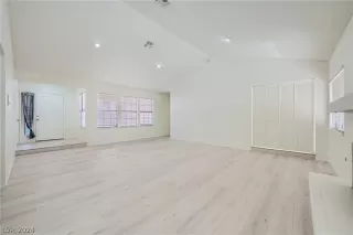 Photo #6: 2603681 Listing