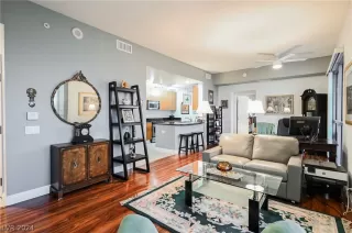 Photo #4: 2603748 Listing 