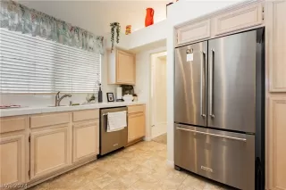 Photo #6: 2603768 Listing