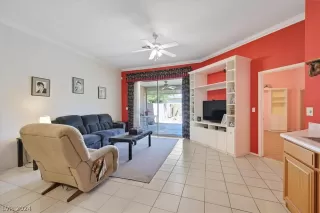 Photo #4: 2603776 Listing