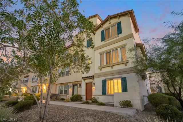 MLS: 2603781 Condo For Sale
