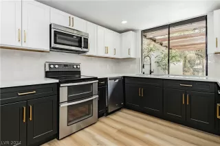 Photo #3: 2603791 Listing 